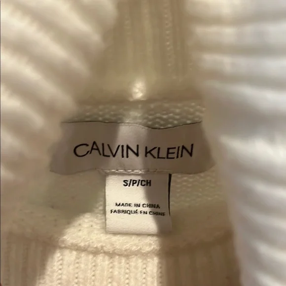 Women’s Calvin Klein White Turtleneck Sweater - Picture 4 of 4